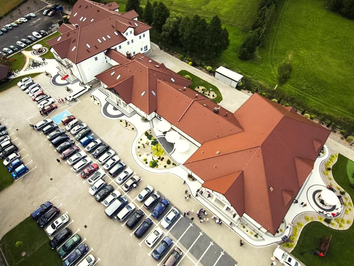 Bialy Dwor Bed & Breakfast Rychwal Eksteriør bilde