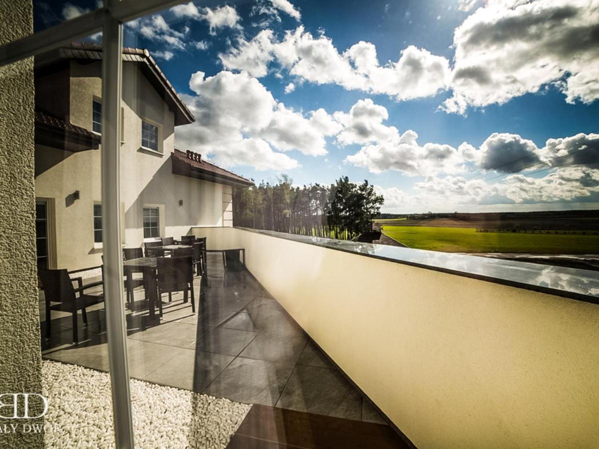 Bialy Dwor Bed & Breakfast Rychwal Eksteriør bilde