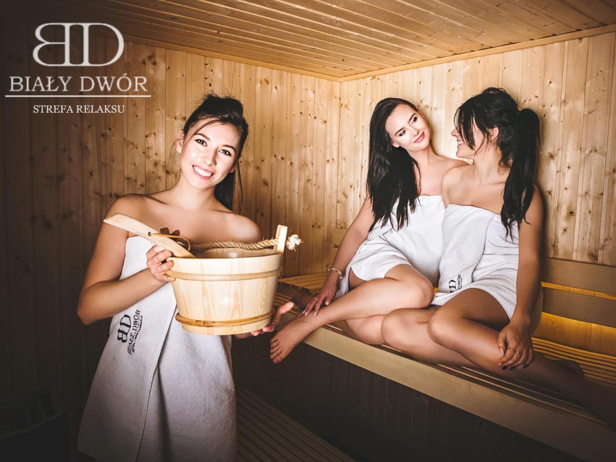 Bialy Dwor Bed & Breakfast Rychwal Eksteriør bilde
