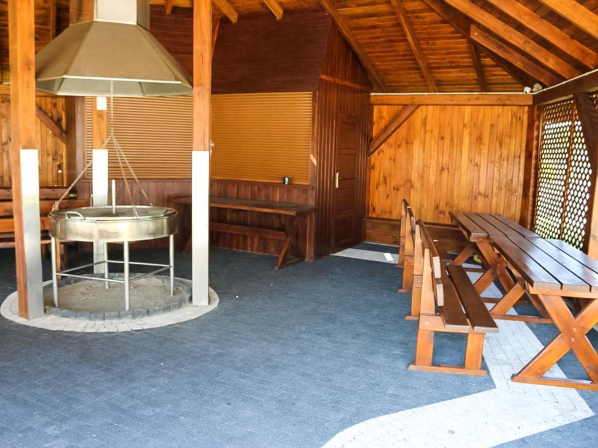 Bialy Dwor Bed & Breakfast Rychwal Eksteriør bilde